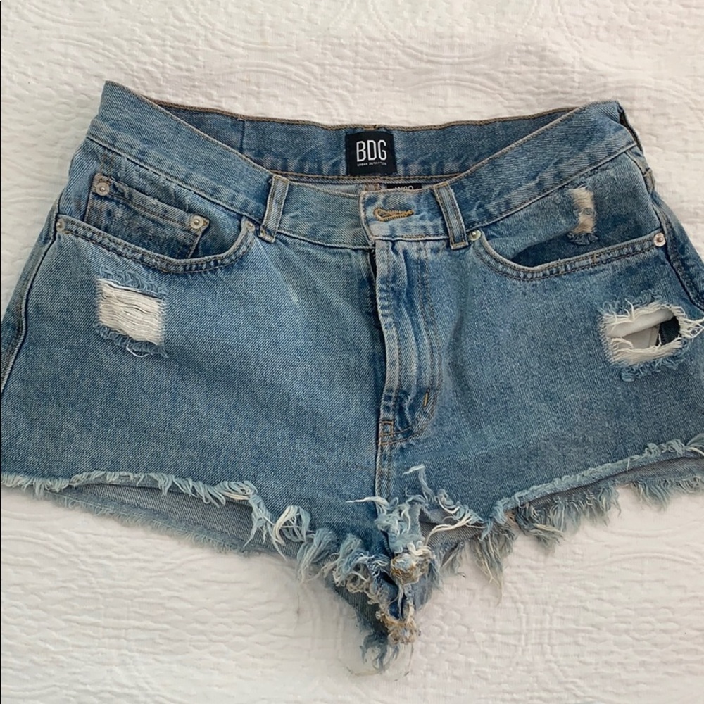 BDG High Rise Girlfriend Shorts (29) - Picture 4 of 10